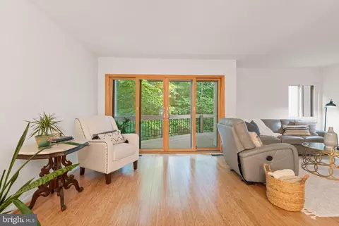 Living - 11645 Newbridge Ct, Reston, VA 20191 photo 6 of 9