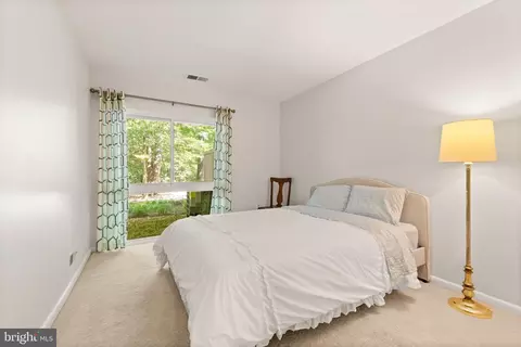 Bedroom - 11645 Newbridge Ct, Reston, VA 20191 photo 3 of 8