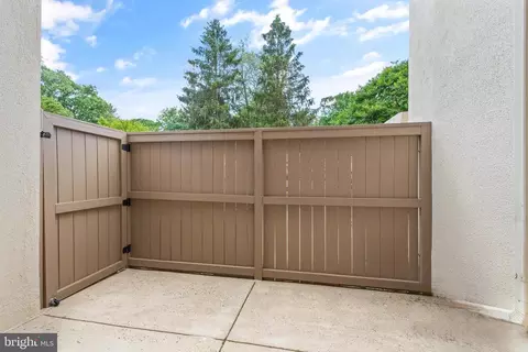 Exterior - 11645 Newbridge Ct, Reston, VA 20191 photo 3 of 12