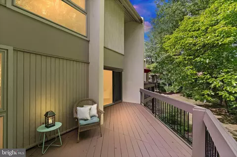 Exterior - 11645 Newbridge Ct, Reston, VA 20191 photo 5 of 12
