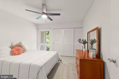 Bedroom - 11645 Newbridge Ct, Reston, VA 20191 photo 5 of 8