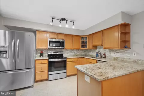 8140 Willowdale Ct, Springfield, VA 22153 photo 10