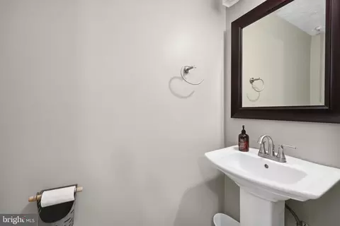8140 Willowdale Ct, Springfield, VA 22153 photo 26