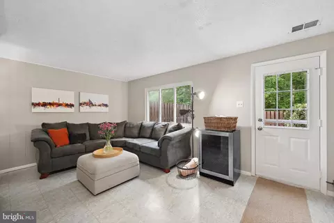 8140 Willowdale Ct, Springfield, VA 22153 photo 23
