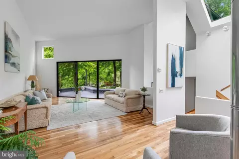 Living - 6885 Melrose Dr, Mclean, VA 22101 photo 3 of 4