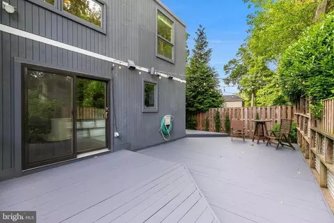 Exterior - 6885 Melrose Dr, Mclean, VA 22101 photo 5 of 11