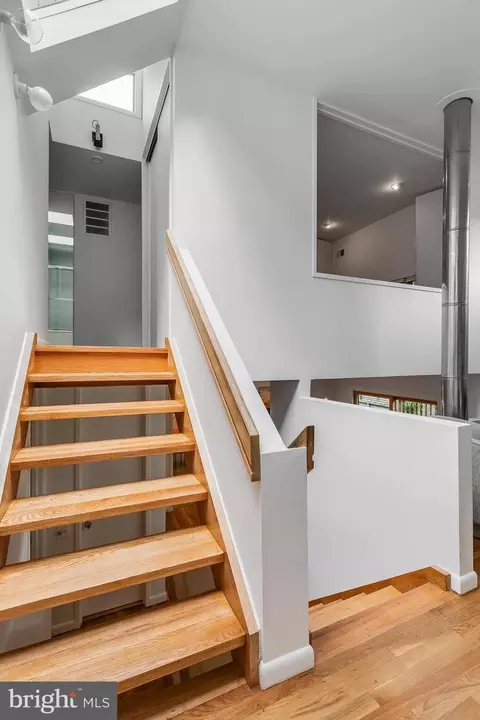 Entry Way - 6885 Melrose Dr, Mclean, VA 22101 photo 1 of 2