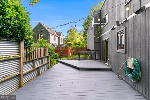 Exterior - 6885 Melrose Dr, Mclean, VA 22101 photo 8 of 11