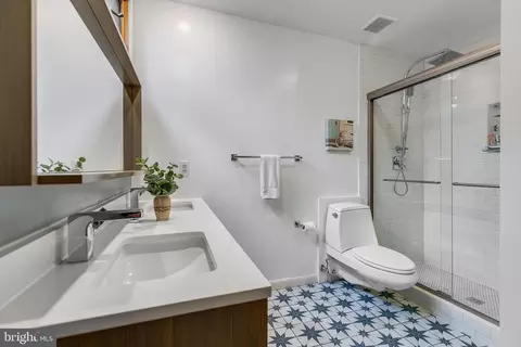 Bath - 6885 Melrose Dr, Mclean, VA 22101 photo 1 of 3