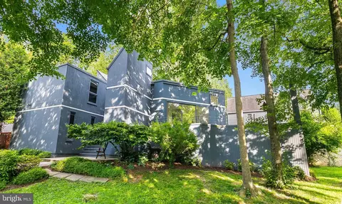 6885 Melrose Dr, Mclean, VA 22101