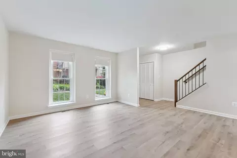2279 Double Eagle Ct, Reston, VA 20191 photo 4
