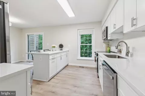 2279 Double Eagle Ct, Reston, VA 20191 photo 9
