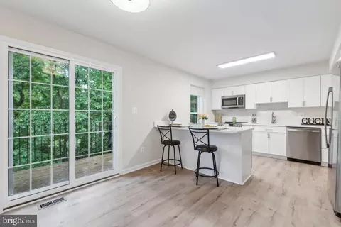 2279 Double Eagle Ct, Reston, VA 20191 photo 6