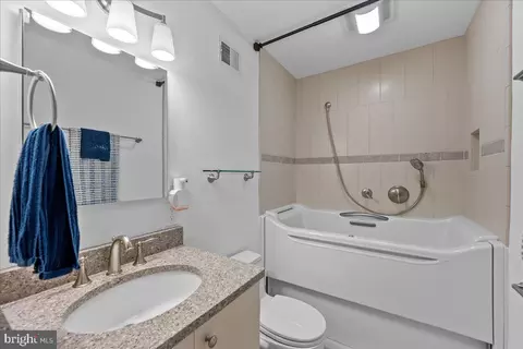 6757 Towne Lane Rd, Mclean, VA 22101 photo 13