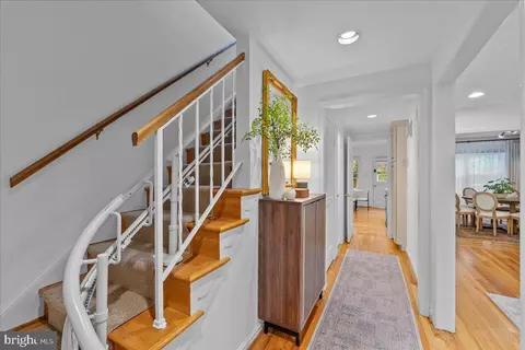 6757 Towne Lane Rd, Mclean, VA 22101 photo 2
