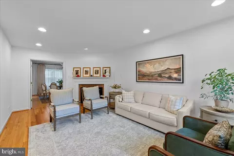 6757 Towne Lane Rd, Mclean, VA 22101 photo 4