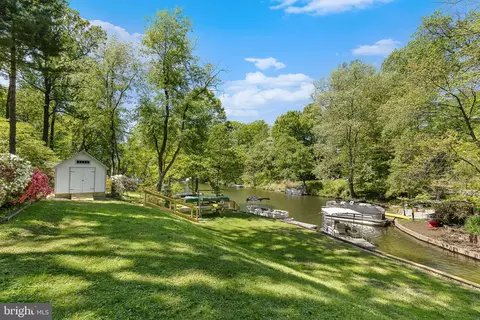 3504 Pinetree Ter, Falls Church, VA 22041