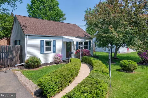 3108 Burgundy Rd, Alexandria, VA 22303