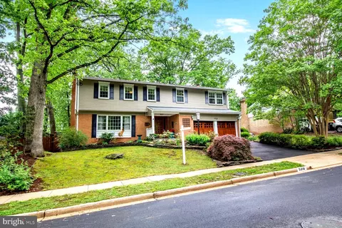 5918 Sherborn Ln, Springfield, VA 22152