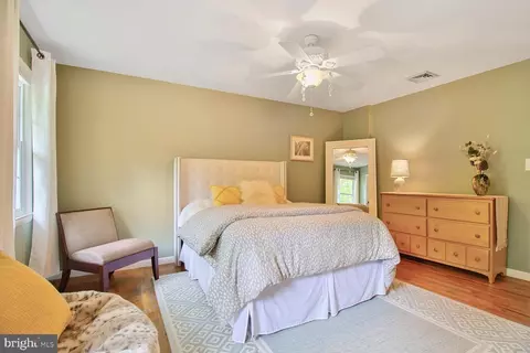 5918 Sherborn Ln, Springfield, VA 22152 photo 24