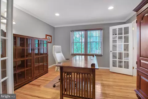 5918 Sherborn Ln, Springfield, VA 22152 photo 13