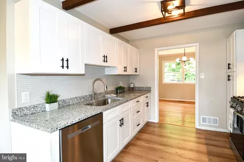 6530 Lovingston Cir, Springfield, VA 22150 photo 6