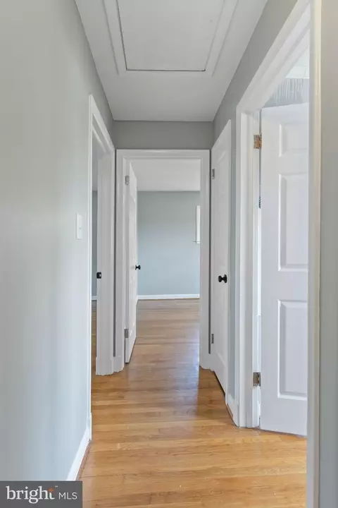 Entry Way - 7024 Statendam Ct, Mclean, VA 22101 photo 2 of 4