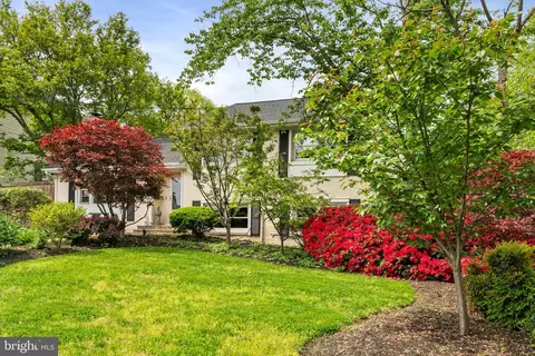 Exterior - 7024 Statendam Ct, Mclean, VA 22101 photo 4 of 11