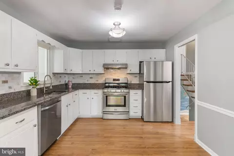 Kitchen - 7024 Statendam Ct, Mclean, VA 22101 photo 2 of 2