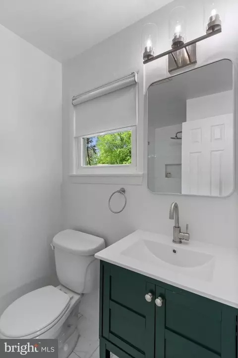 Bath - 7024 Statendam Ct, Mclean, VA 22101 photo 3 of 5