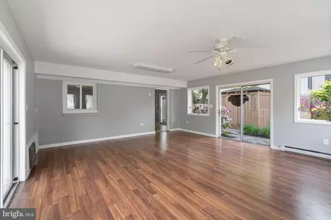Living - 7024 Statendam Ct, Mclean, VA 22101 photo 7 of 8