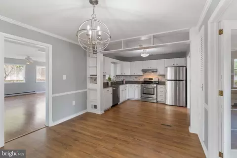 Entry Way - 7024 Statendam Ct, Mclean, VA 22101 photo 1 of 4
