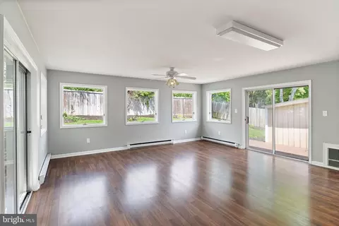 Living - 7024 Statendam Ct, Mclean, VA 22101 photo 5 of 8
