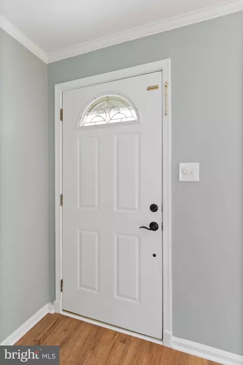Entry Way - 7024 Statendam Ct, Mclean, VA 22101 photo 3 of 4