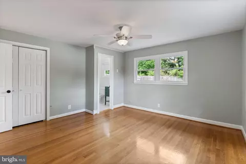 Bedroom - 7024 Statendam Ct, Mclean, VA 22101 photo 3 of 5