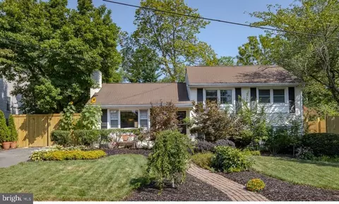 Exterior - 7024 Statendam Ct, Mclean, VA 22101 photo 2 of 11