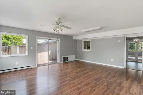 Living - 7024 Statendam Ct, Mclean, VA 22101 photo 6 of 8