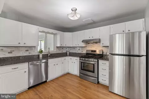 Kitchen - 7024 Statendam Ct, Mclean, VA 22101 photo 1 of 2