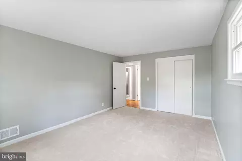 Bedroom - 7024 Statendam Ct, Mclean, VA 22101 photo 5 of 5