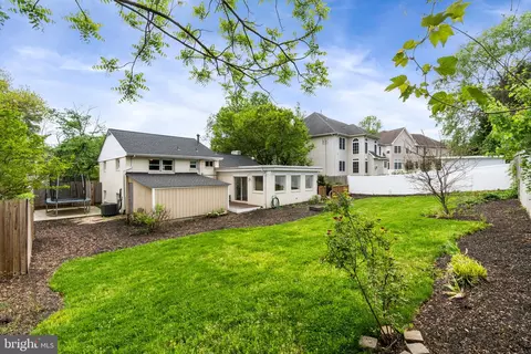 Exterior - 7024 Statendam Ct, Mclean, VA 22101 photo 7 of 11