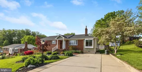 7511 Mendota Pl, Springfield, VA 22150
