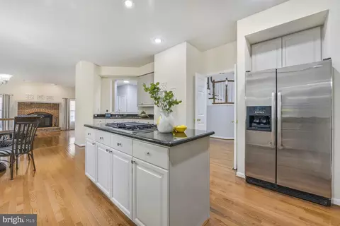 8102 Creekview Dr, Springfield, VA 22153 photo 19