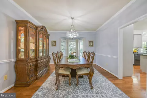8102 Creekview Dr, Springfield, VA 22153 photo 11