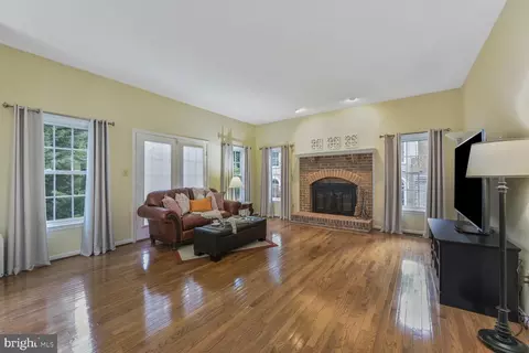 8102 Creekview Dr, Springfield, VA 22153 photo 21