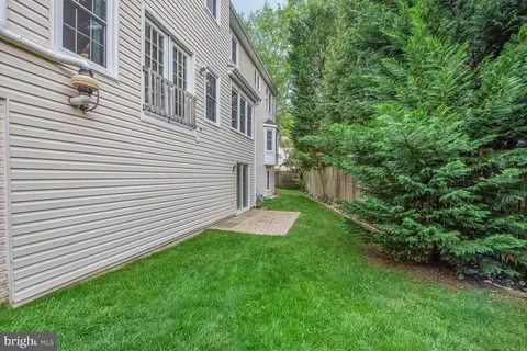 8102 Creekview Dr, Springfield, VA 22153 photo 49