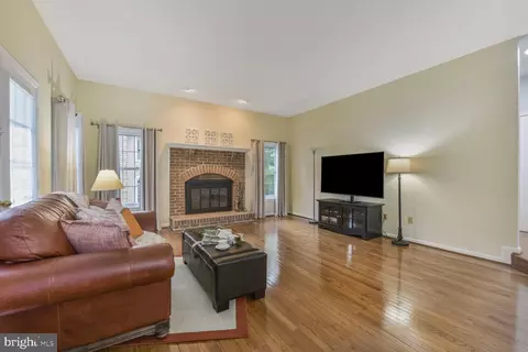8102 Creekview Dr, Springfield, VA 22153 photo 22
