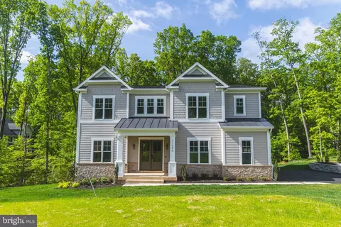 11340 Park Dr, Fairfax, VA 22030