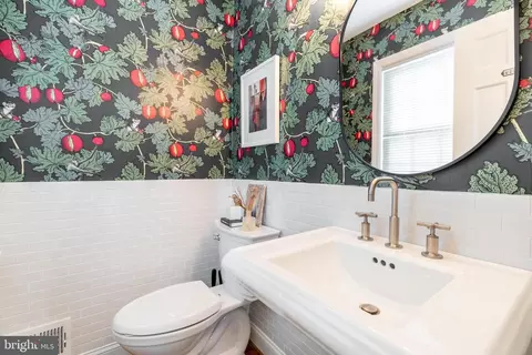 7407 Churchill Rd, Mclean, VA 22101 photo 17