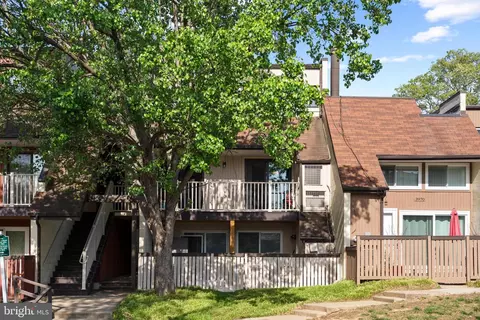 3968 El Camino Pl #8, Alexandria, VA 22309