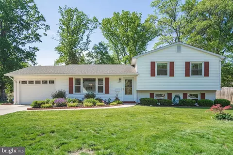 4205 Fielding St, Alexandria, VA 22309